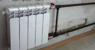 Установка биметаллических радиаторов отопления в квартире в Ломоносове - от 2085 руб.
